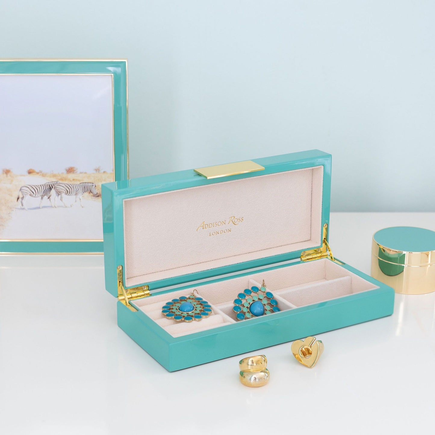 Boîte à bijoux en turquoise avec or